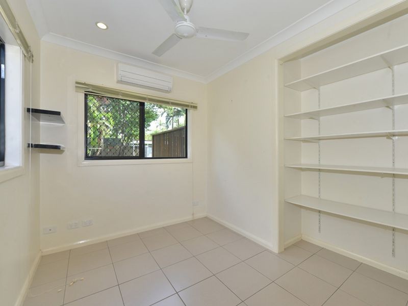 4 Izatt Close, Edge Hill QLD 4870