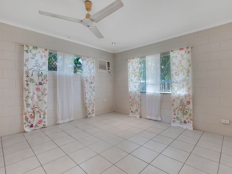 94 Enmore Street, Manoora QLD 4870