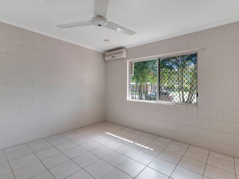 94 Enmore Street, Manoora QLD 4870