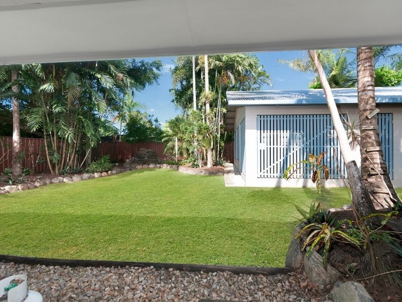 94 Enmore Street, Manoora QLD 4870
