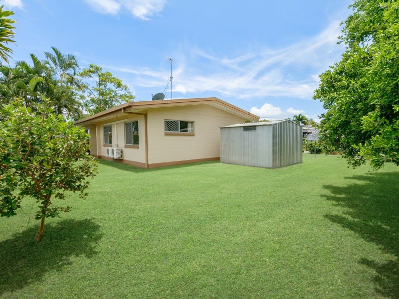 13 Veivers Close, Westcourt QLD 4870
