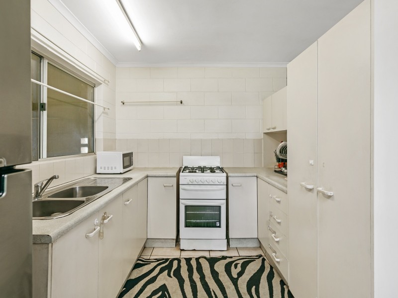 13 Veivers Close, Westcourt QLD 4870