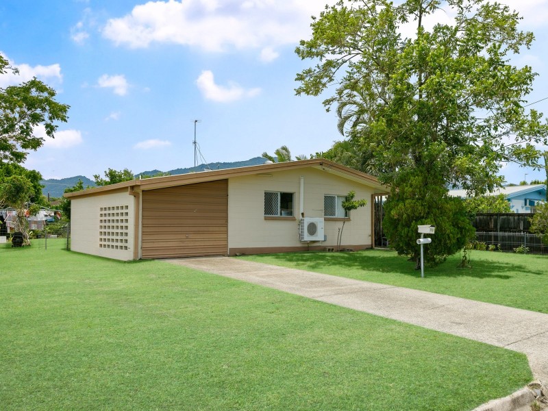 13 Veivers Close, Westcourt QLD 4870