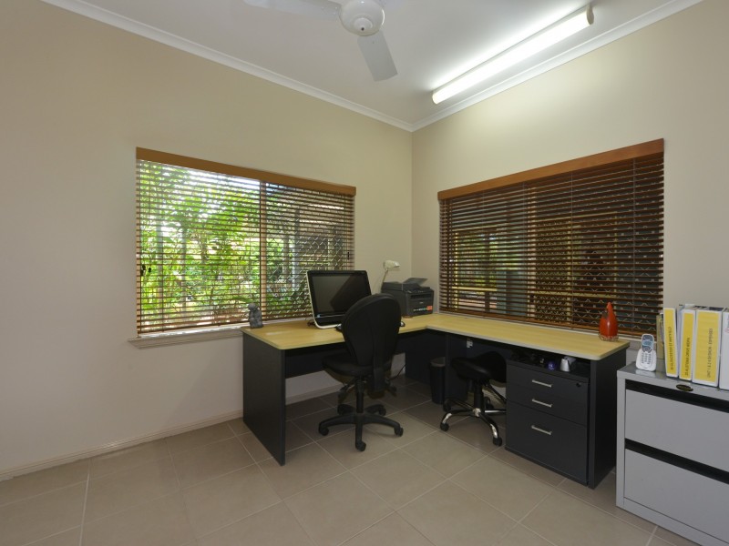 36 Gloucester Street, Whitfield QLD 4870
