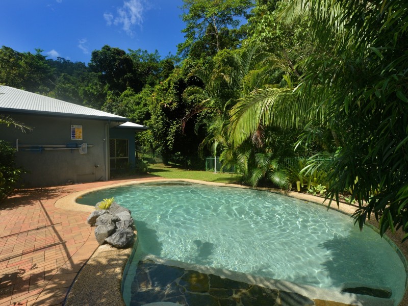 36 Gloucester Street, Whitfield QLD 4870