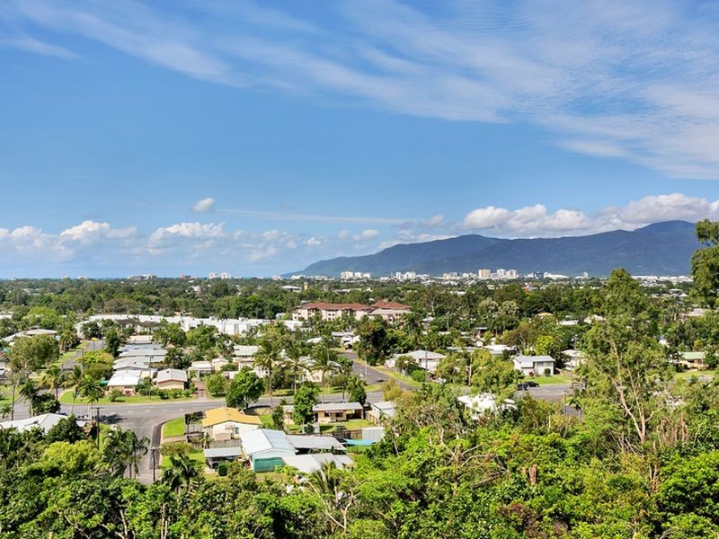 34/8 Munro Terrace, Mooroobool QLD 4870