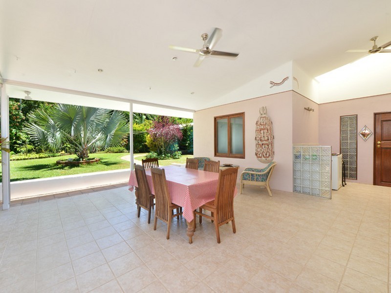 13 Bolton Street, Whitfield QLD 4870