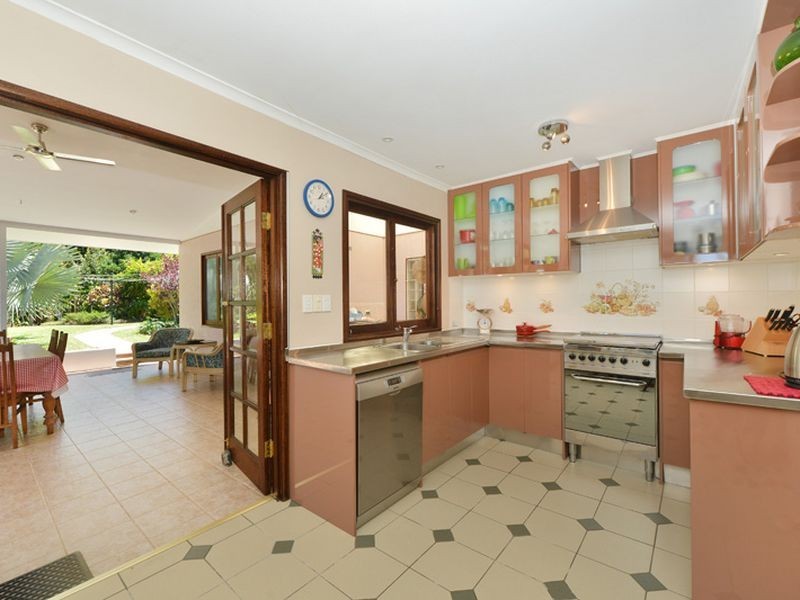 13 Bolton Street, Whitfield QLD 4870