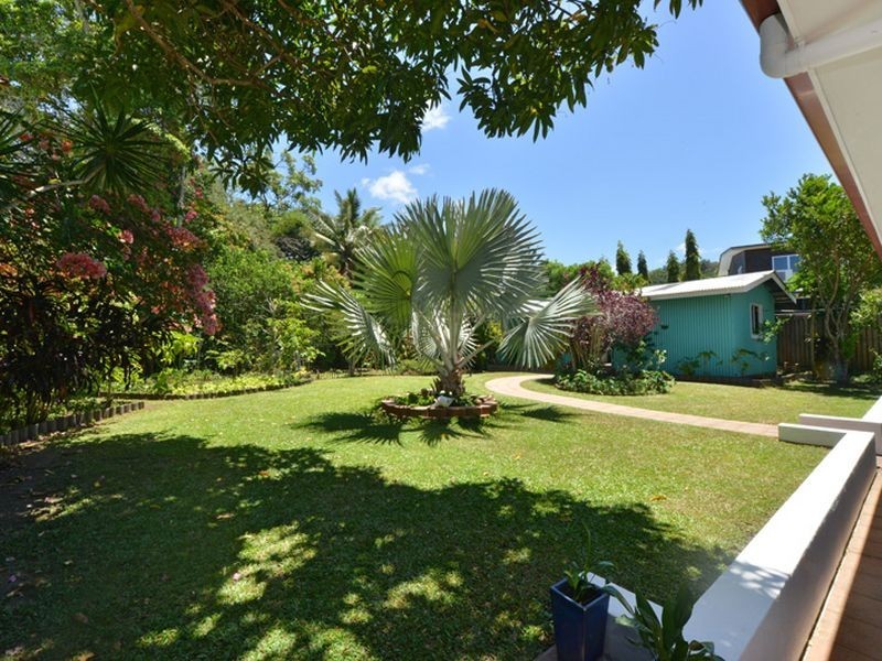 13 Bolton Street, Whitfield QLD 4870