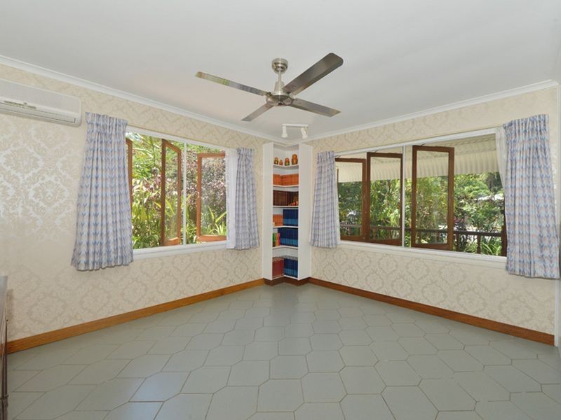 13 Bolton Street, Whitfield QLD 4870
