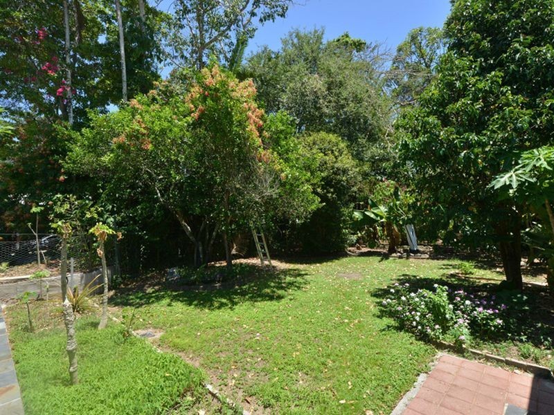 13 Bolton Street, Whitfield QLD 4870