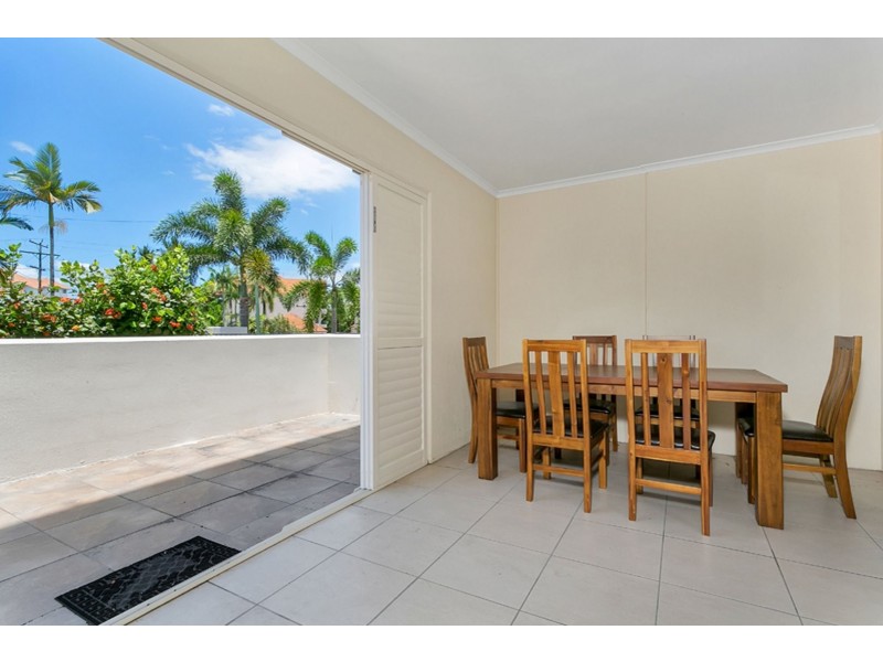 8/331-335 Lake Street, Cairns North QLD 4870