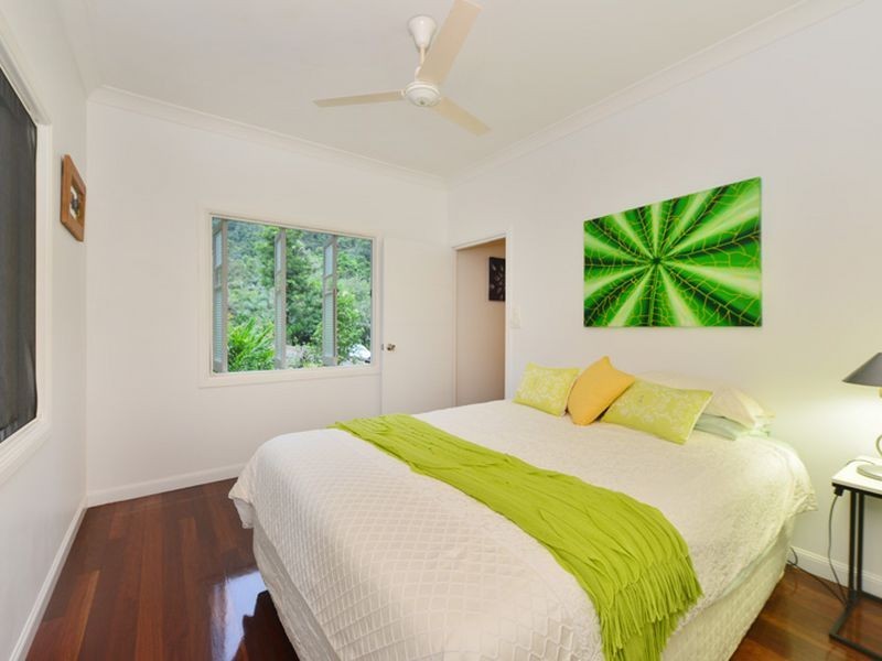 29-31 Cascades Drive, Redlynch QLD 4870