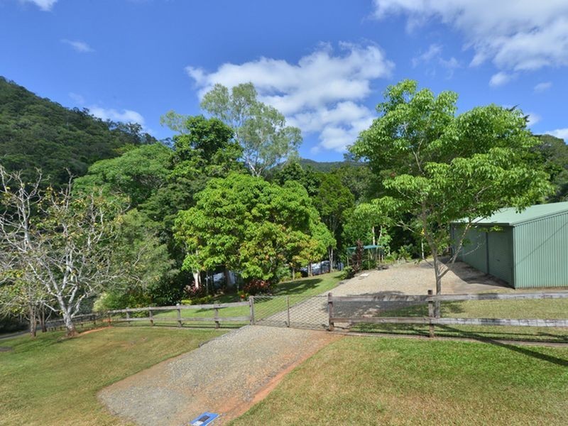 29-31 Cascades Drive, Redlynch QLD 4870
