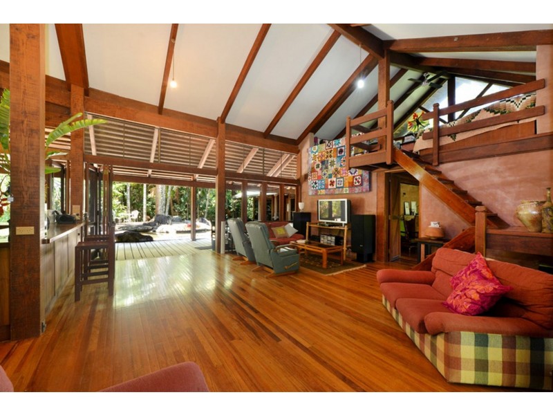 438 Brinsmead Road, Brinsmead QLD 4870