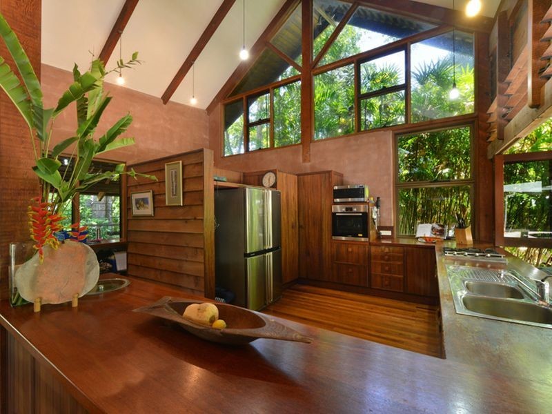 438 Brinsmead Road, Brinsmead QLD 4870