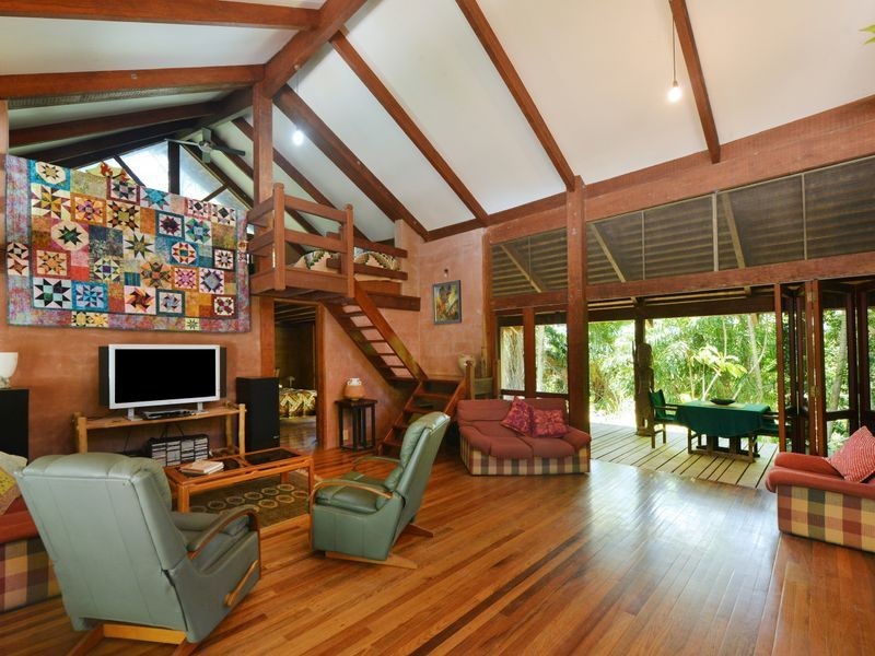 438 Brinsmead Road, Brinsmead QLD 4870