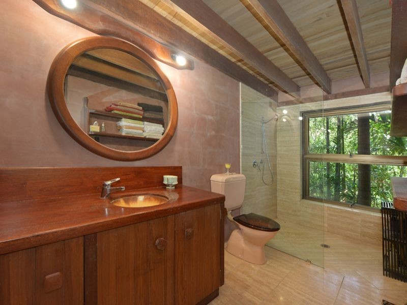 438 Brinsmead Road, Brinsmead QLD 4870