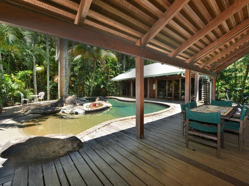 438 Brinsmead Road, Brinsmead QLD 4870