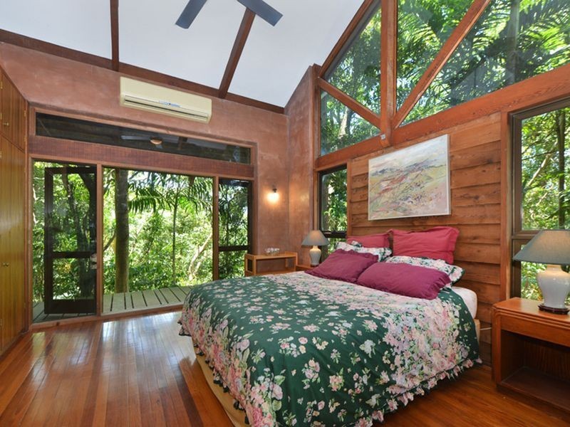 438 Brinsmead Road, Brinsmead QLD 4870