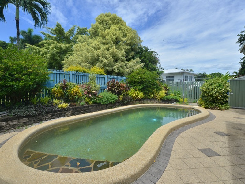 94 Petersen Street, Freshwater QLD 4870