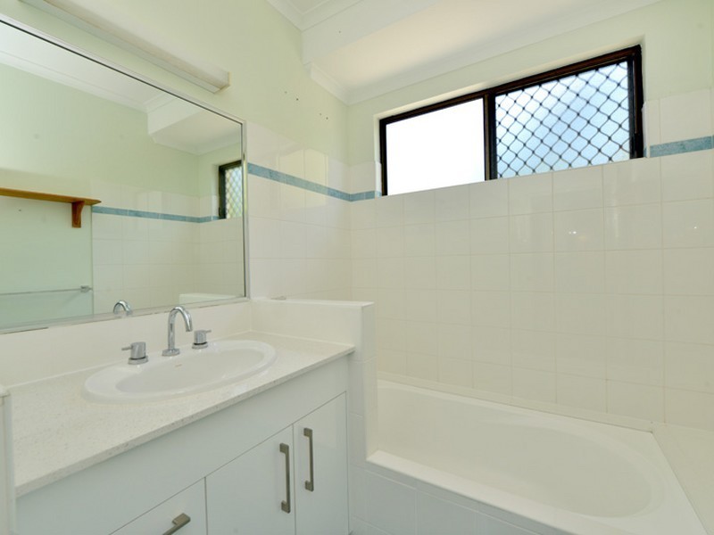 94 Petersen Street, Freshwater QLD 4870