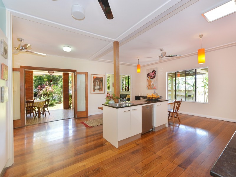219 Woodward Street, Whitfield QLD 4870