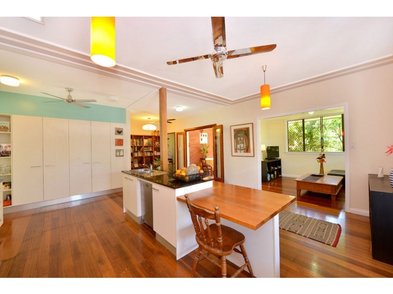 219 Woodward Street, Whitfield QLD 4870