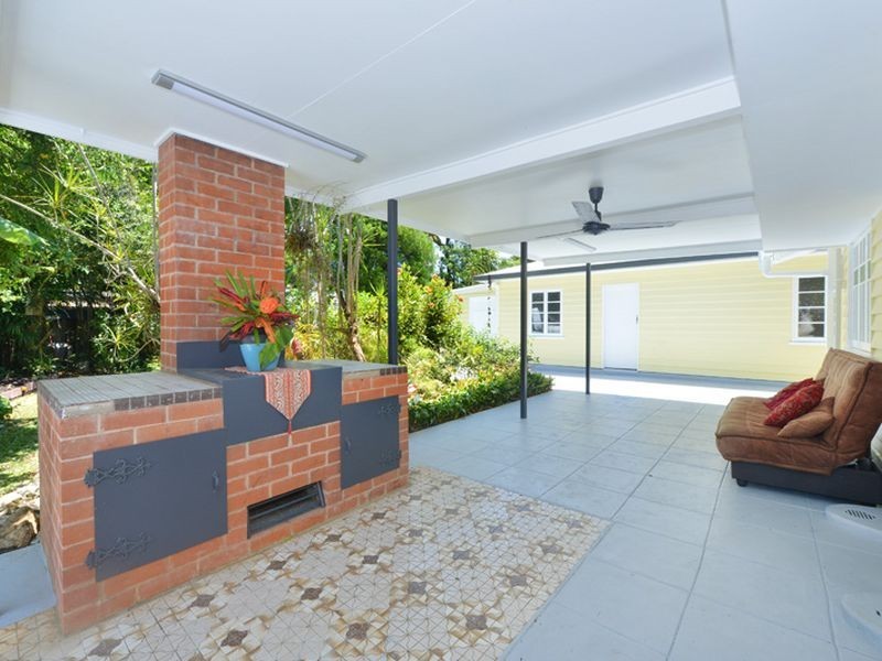 219 Woodward Street, Whitfield QLD 4870
