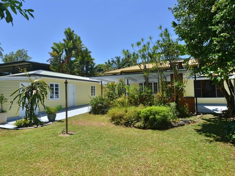 219 Woodward Street, Whitfield QLD 4870