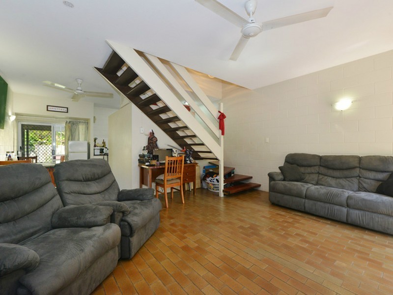 11/11 Pioneer Street, Manoora QLD 4870