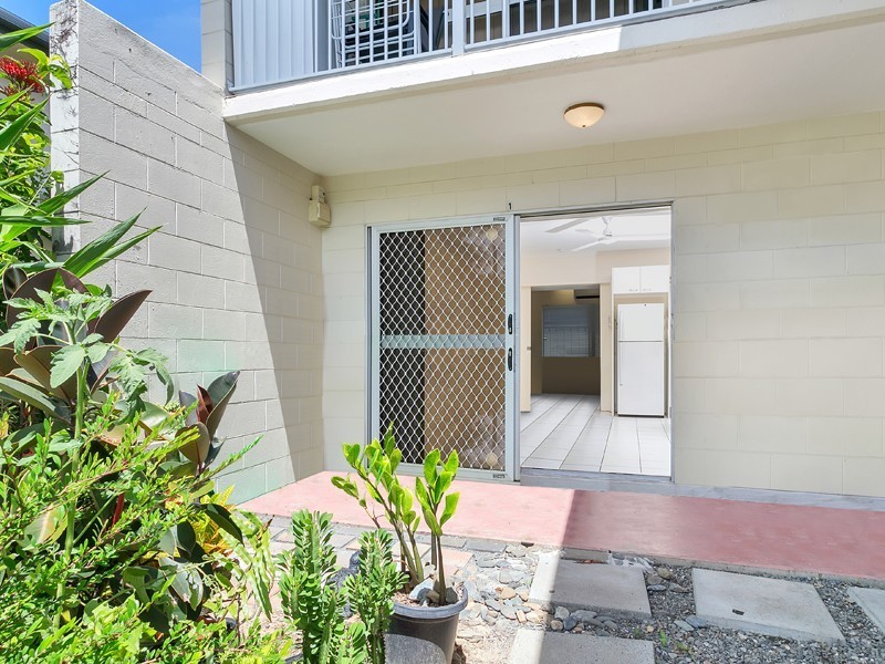 1/6 McPherson Close, Edge Hill QLD 4870