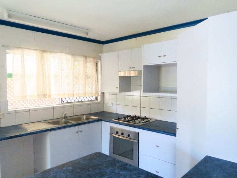 8 Bottlebrush Street, Mooroobool QLD 4870