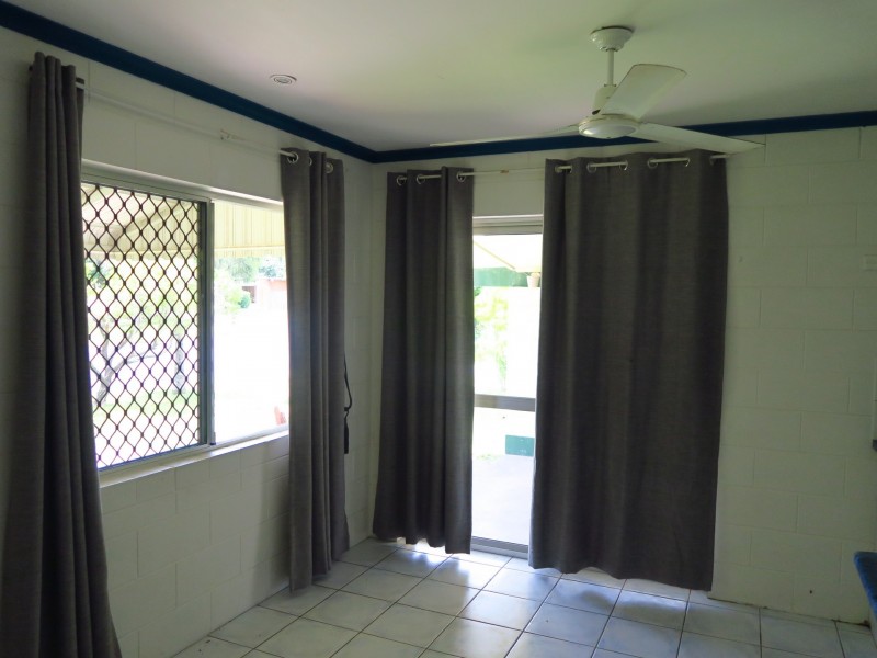 8 Bottlebrush Street, Mooroobool QLD 4870