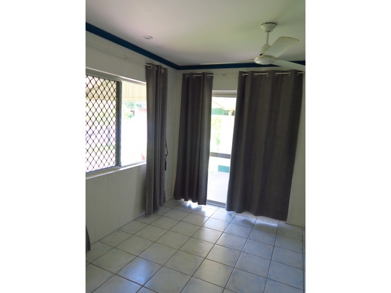 8 Bottlebrush Street, Mooroobool QLD 4870