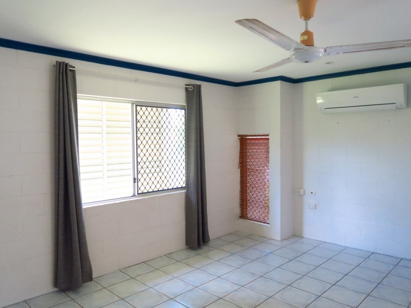 8 Bottlebrush Street, Mooroobool QLD 4870