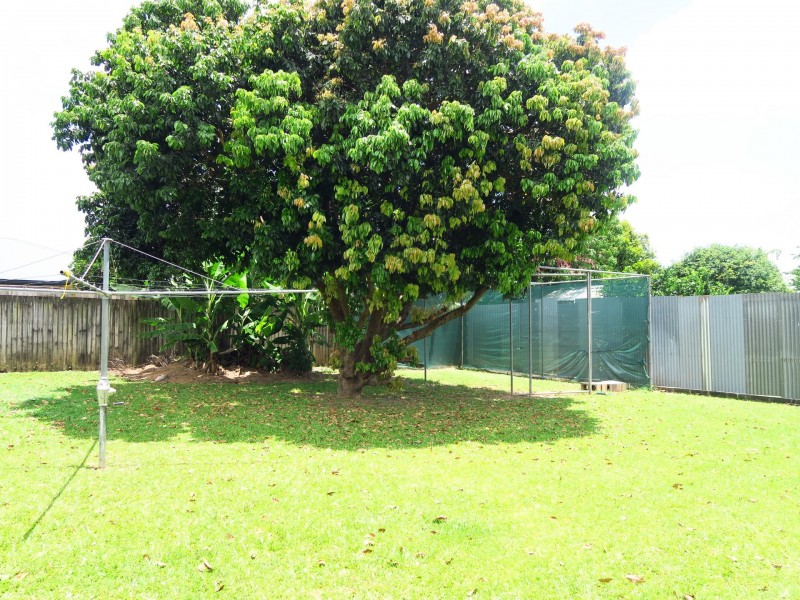 8 Bottlebrush Street, Mooroobool QLD 4870