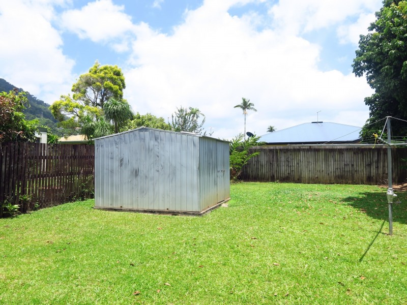 8 Bottlebrush Street, Mooroobool QLD 4870