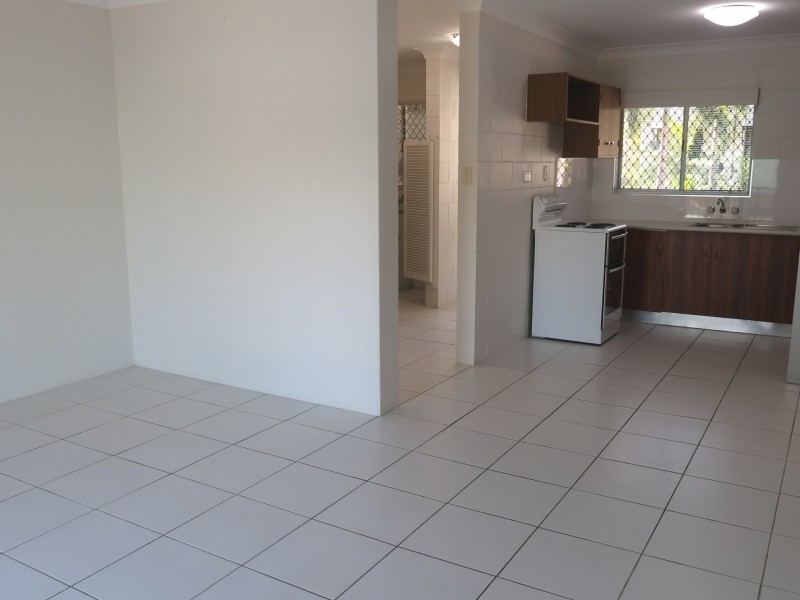 6/347 Lake Street, Cairns North QLD 4870