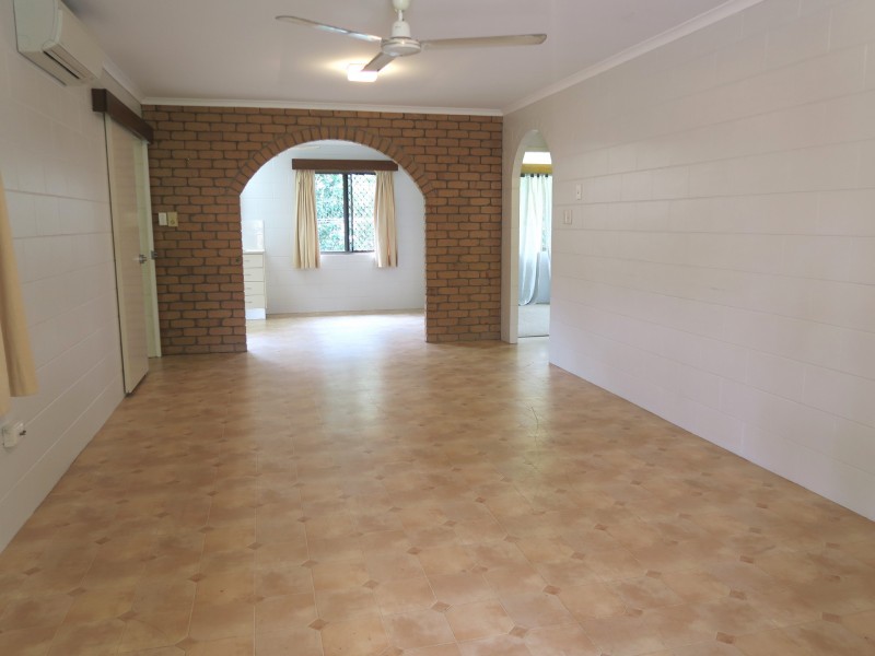 1/53 Hayward Street, Mooroobool QLD 4870