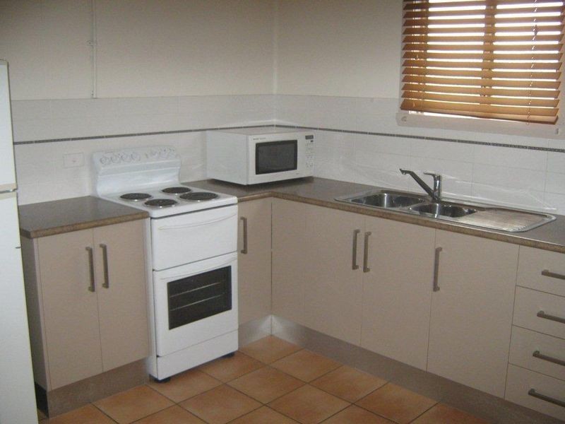 2/27 Martyn Street, Parramatta Park QLD 4870