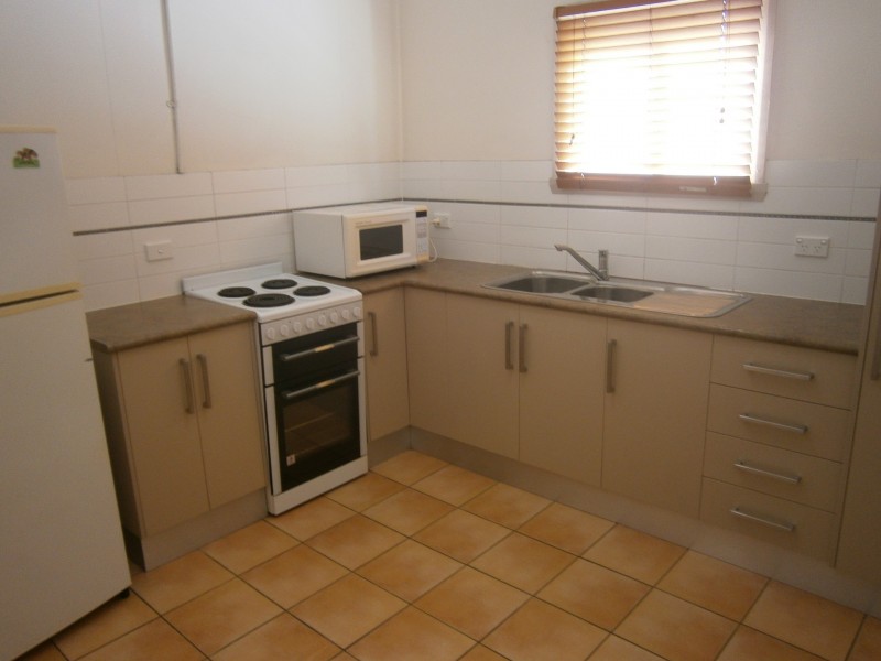 2/27 Martyn Street, Parramatta Park QLD 4870