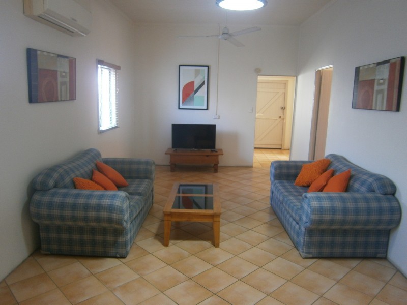 2/27 Martyn Street, Parramatta Park QLD 4870