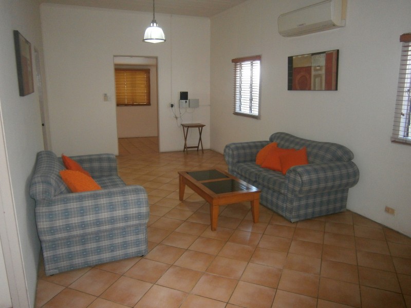 2/27 Martyn Street, Parramatta Park QLD 4870