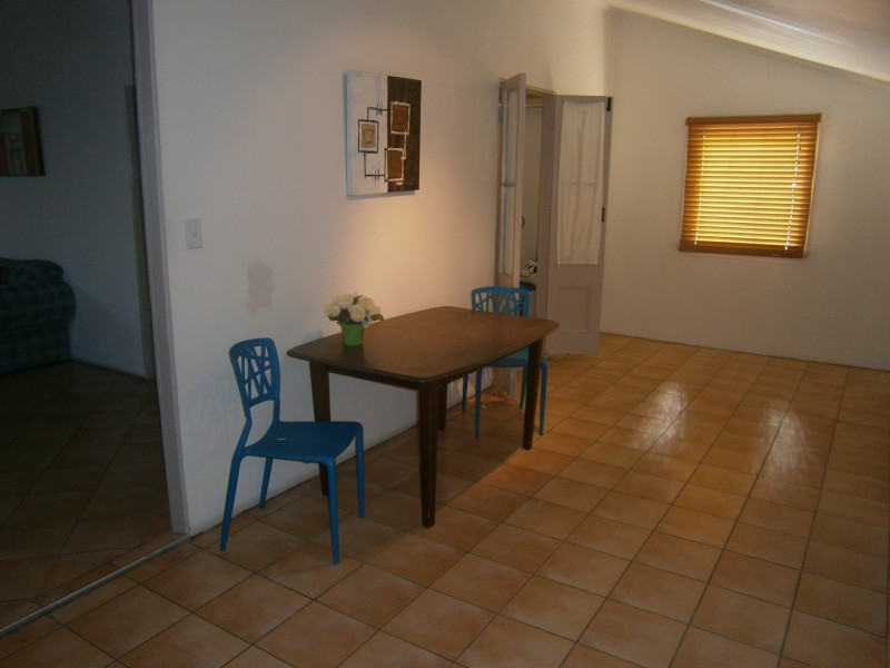 2/27 Martyn Street, Parramatta Park QLD 4870