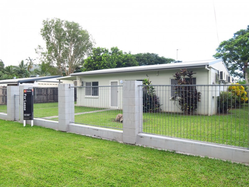 2 Conlan Close, Manoora QLD 4870
