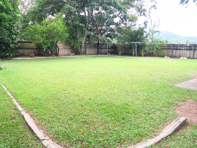 2 Conlan Close, Manoora QLD 4870