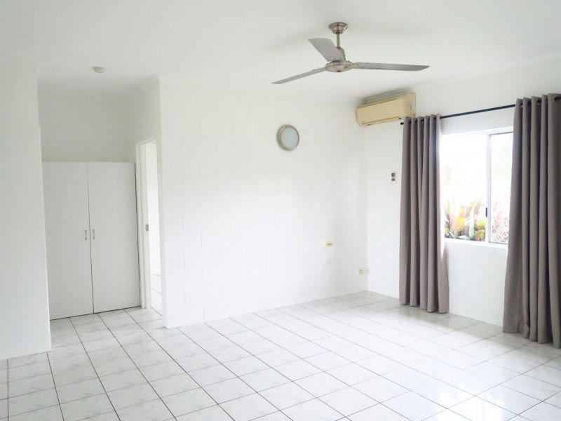 2 Conlan Close, Manoora QLD 4870