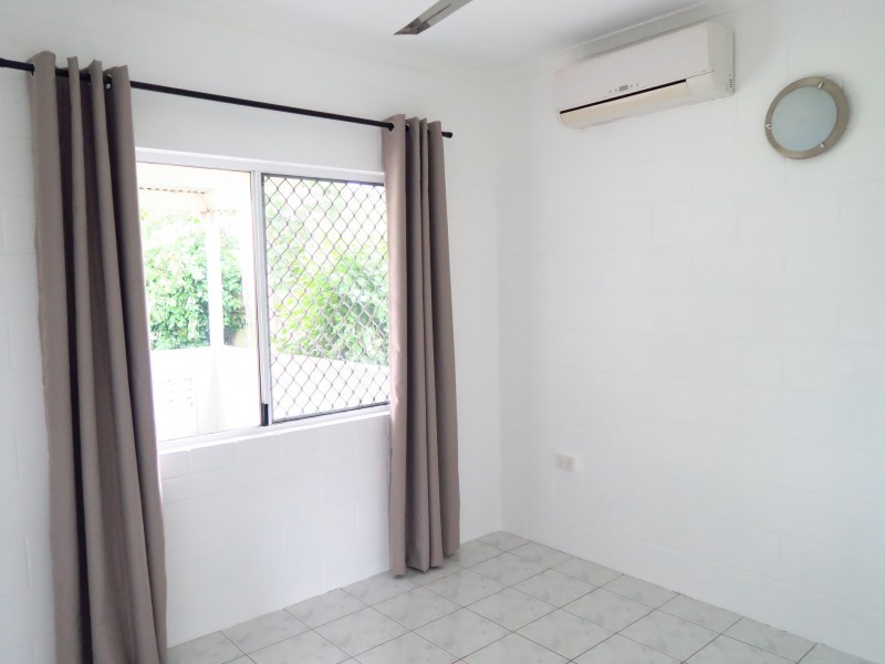 2 Conlan Close, Manoora QLD 4870