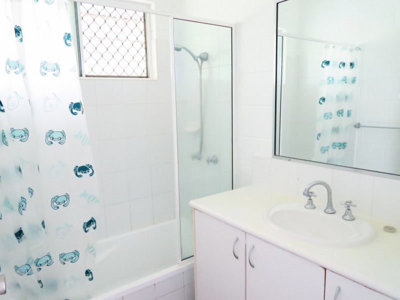 2 Conlan Close, Manoora QLD 4870